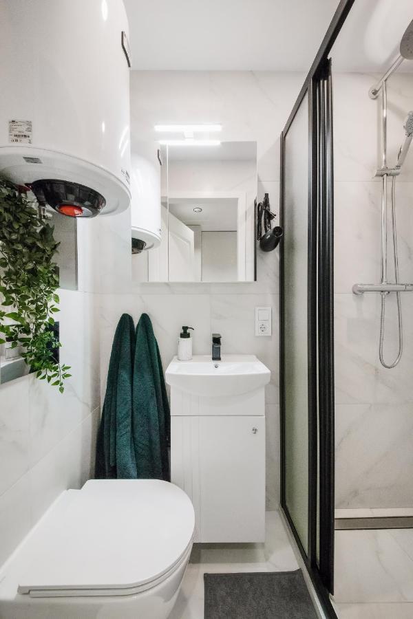 Stylish Apartment In Zverynas Вильнюс Экстерьер фото